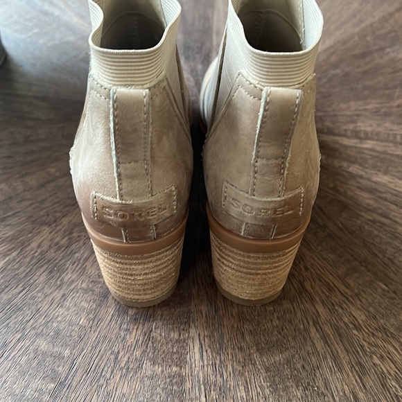 Sorel Cate Chelsea Boots - Picture 5 of 9